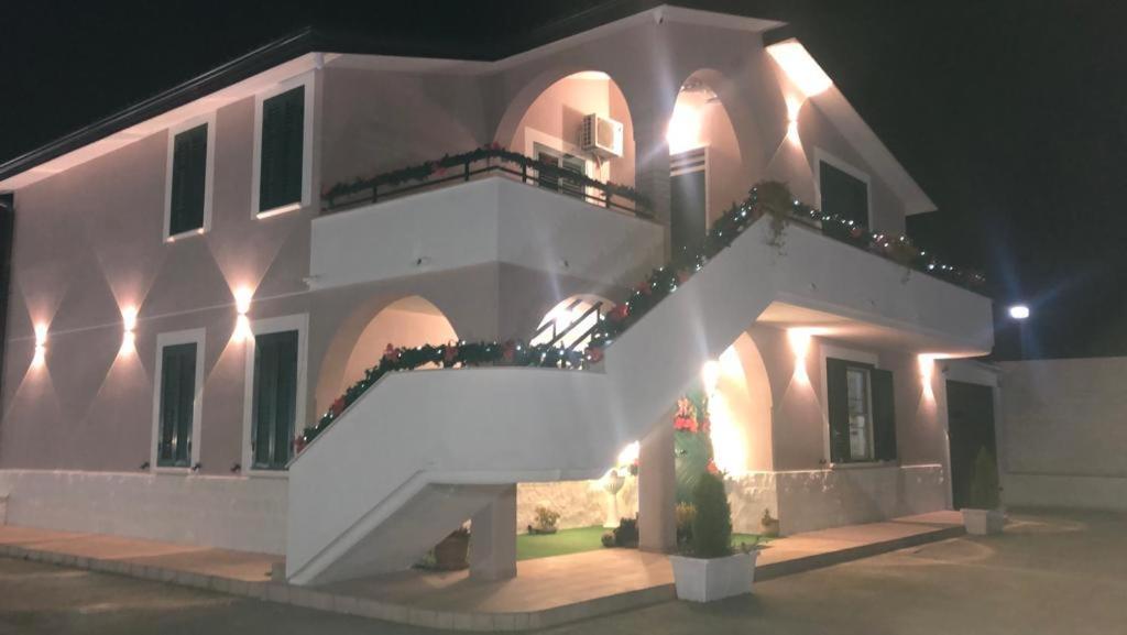 B&B Villa Antonella Пьяцца-Армерина Экстерьер фото